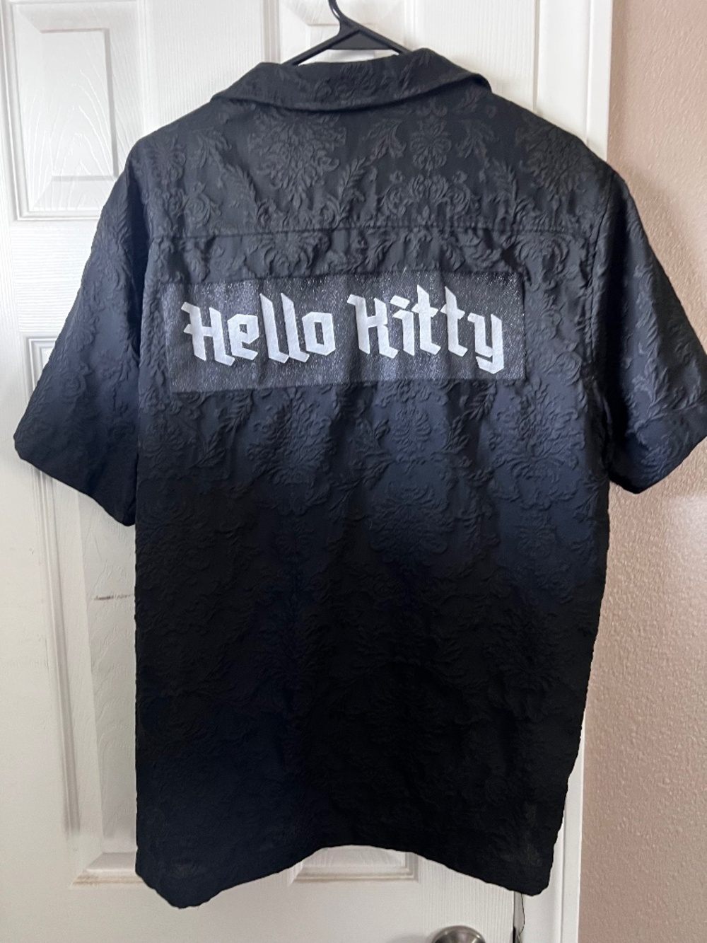 Forever 21 Men’s Hello Kitty shirt